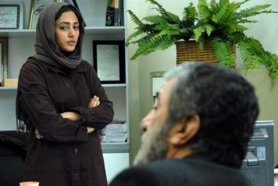 رقابت بر سر سیمرغ بلوریم فیلم برگزیده تماشاگران سینمای ایران داغ شده است/ «هميشه پاي يك زن در ميان است» با 77 درصد آراء پیشتاز است 